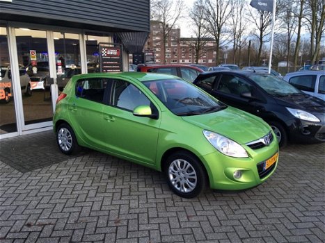 Hyundai i20 - 1.4i i-Motion | Slechts 82.000 km | Automaat | Airco | Navigatie| Org. Nederlandse Aut - 1