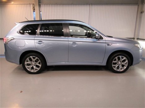 Mitsubishi Outlander - 2.0 PHEV Instyle INCL. BTW 18