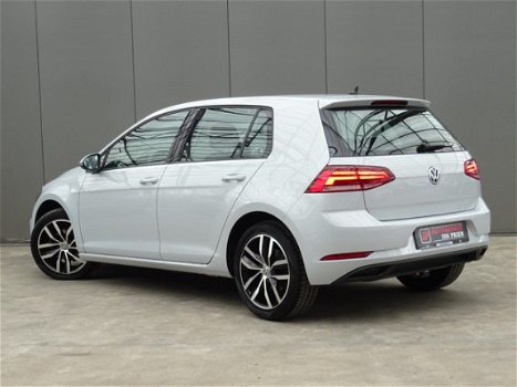 Volkswagen Golf - 1.0 TSI Trendline * NAVIGATIE * LED * 1e EIGN - 1