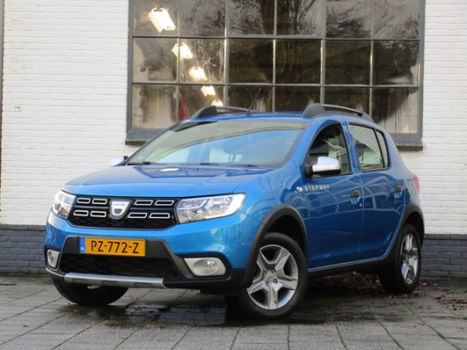 Dacia Sandero - 0.9 Tce 90pk Automaat Stepway / Lage Kilometerstand / Navigatie / Airco / - 1