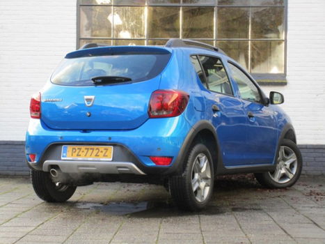 Dacia Sandero - 0.9 Tce 90pk Automaat Stepway / Lage Kilometerstand / Navigatie / Airco / - 1