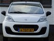 Peugeot 107 - 1.0 68PK 5D Urban Light Pack Accent / Airco / Lage kilometerstand - 1 - Thumbnail