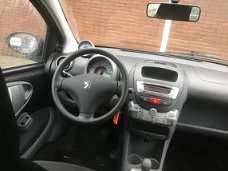 Peugeot 107 - 1.0 12V 5DR/ Automaat/Airco/ Radio CD