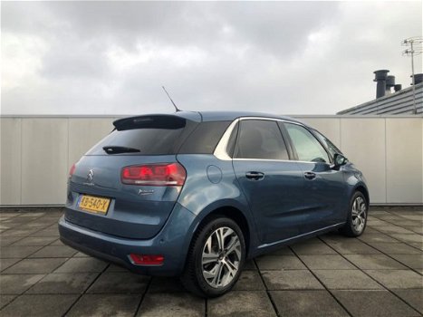 Citroën C4 Picasso - 1.2 PureTech 130pk Intensive Achteruitrijcamera, Parkeersensoren voor + achter - 1