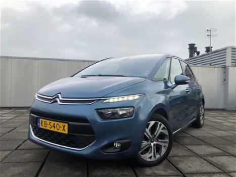 Citroën C4 Picasso - 1.2 PureTech 130pk Intensive Achteruitrijcamera, Parkeersensoren voor + achter - 1