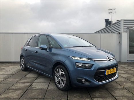 Citroën C4 Picasso - 1.2 PureTech 130pk Intensive Achteruitrijcamera, Parkeersensoren voor + achter - 1