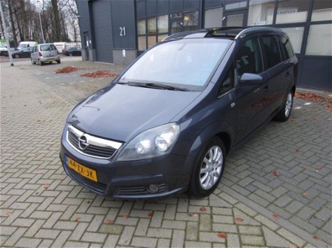 Opel Zafira - 2.2 Executive 2007 Panoramadak Navi ClimaNAP APK LM-velgen - 1