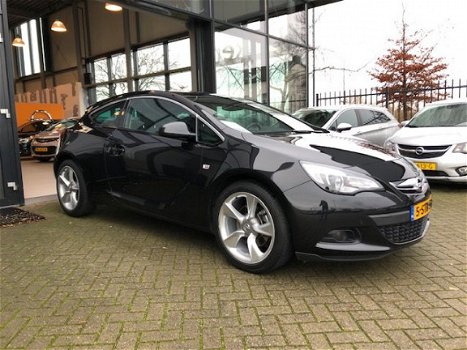 Opel Astra GTC - 1.4 Turbo 140PK - 1