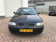 Audi A3 - 1.6 Attraction ECC 121000km