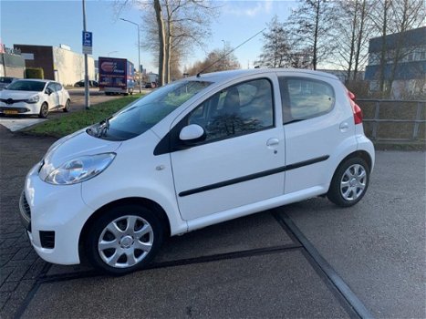 Peugeot 107 - 1.0-12V Sublime 2010Airco5-deurs1 jaar APK 1e eigenaar - 1