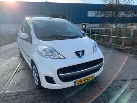 Peugeot 107 - 1.0-12V Sublime 2010Airco5-deurs1 jaar APK 1e eigenaar - 1