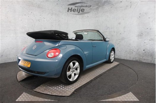 Volkswagen New Beetle Cabriolet - 2.0 Highline - 1