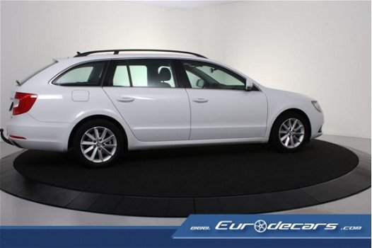 Skoda Superb - 1.6 TDI Ambition *Navigatie*Panoramadak*Pdc - 1