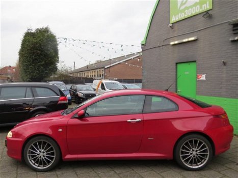 Alfa Romeo GT - 2.0 JTS Distinctive Leer APK - 1