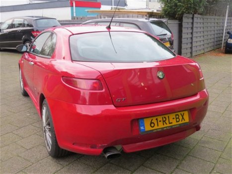 Alfa Romeo GT - 2.0 JTS Distinctive Leer APK - 1