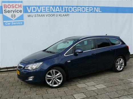 Opel Astra Sports Tourer - 1.6 Turbo 180 pk Cosmo AUTOMAAT Trekhaak, Grote Navi, Cruise Control, Xen - 1