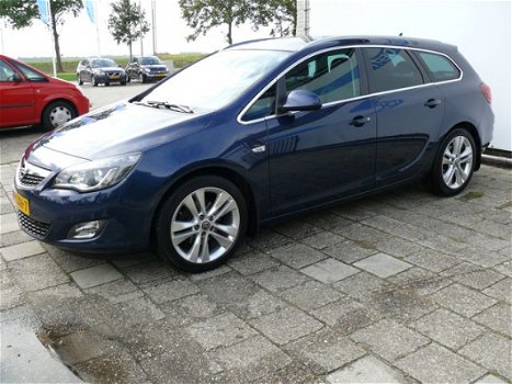 Opel Astra Sports Tourer - 1.6 Turbo 180 pk Cosmo AUTOMAAT Trekhaak, Grote Navi, Cruise Control, Xen - 1