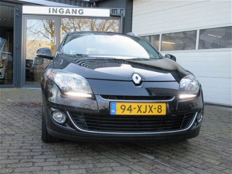 Renault Mégane Estate - 1.5 dCi Bose CAMERA/PDC/TREKHAAK/NETTE FRISSE AUTO - 1