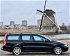 Volvo V70 - 2.4 Bi-Fuel G3 LPG, Dealer auto, Youngtimer, zeer goede nette onderhouden auto - 1 - Thumbnail