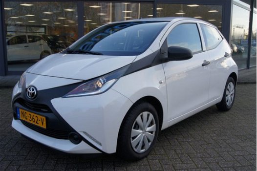 Toyota Aygo - 1.0 VVT-i x-now Airco I Cruise Control I VVT-i motor I Elektrische Ramen I Centrale Ve - 1