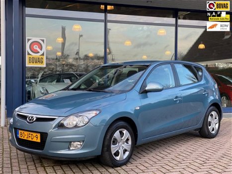 Hyundai i30 - 1.6i Dynamic 5Drs Clima Elek-Pakket Trekhk NL-Auto NAP - 1