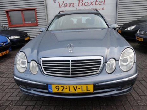 Mercedes-Benz E-klasse Combi - 270 CDI Avantgarde 5 deurs station, ALS NIEUW, geen spat roest, nwe a - 1