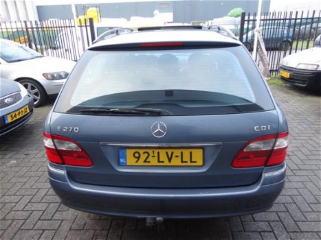 Mercedes-Benz E-klasse Combi - 270 CDI Avantgarde 5 deurs station, ALS NIEUW, geen spat roest, nwe a - 1