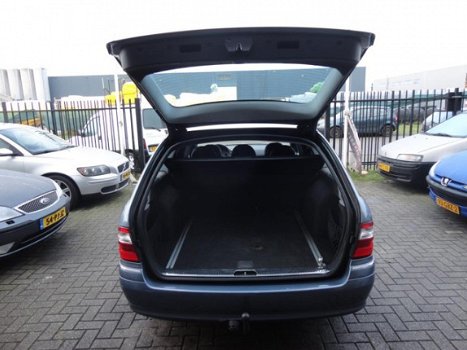 Mercedes-Benz E-klasse Combi - 270 CDI Avantgarde 5 deurs station, ALS NIEUW, geen spat roest, nwe a - 1