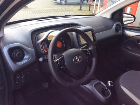 Toyota Aygo - 1.0 VVT-i x-play Automaat - 1