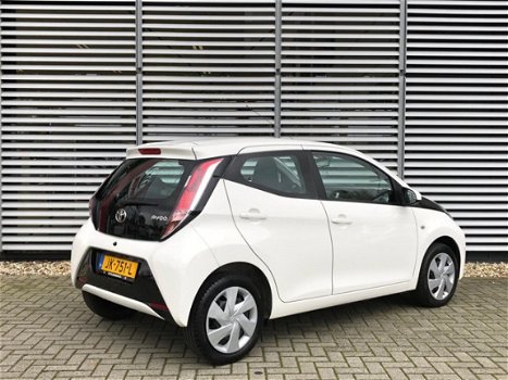 Toyota Aygo - 1.0 VVT-i x-play - 1