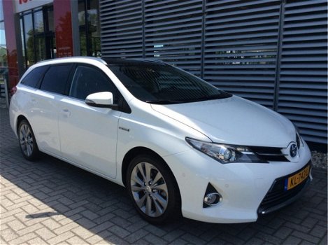 Toyota Auris Touring Sports - 1.8 Hybrid Executive Automaat - 1