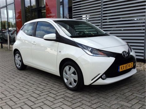 Toyota Aygo - 1.0 VVT-i x-play Parkeercamera Mistlampen - 1