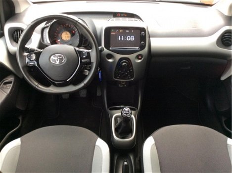 Toyota Aygo - 1.0 VVT-i x-play Parkeercamera Mistlampen - 1