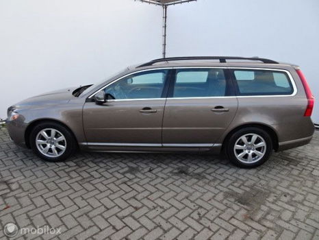 Volvo V70 - 1.6 DRIVe Momentum AUTOMAAT ZEER NETTE AUTO - 1