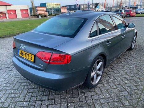 Audi A4 - 1.8 TFSI Pro Line met S-line interieur , MMI navi, 18