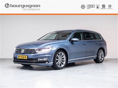 Volkswagen Passat Variant - 2.0 TDI 150PK R-Line DSG Connected Series Plus , Trekhaak, Panodak, Bomv - 1