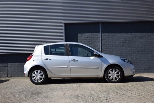 Renault Clio - 1.5 dCi Authentique - 1