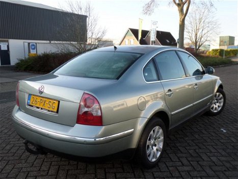 Volkswagen Passat - 2.0 5V Highline - 1