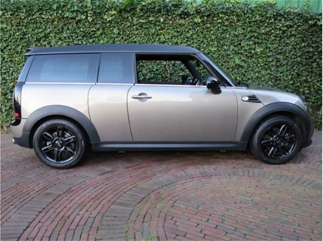 Mini Mini Clubman - 1.6 Cooper Pepper R55 LCI met Navi, Xenon, Keyless en trekhaak - 1