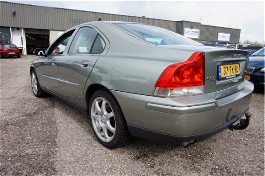 Volvo S60 - 2.4D , AIRCO, SCHUIFKANTELDAK, 6-BAK, APK 02-02-2020, GOED ONDERHOUDEN, FRISSE S60, RIJD - 1