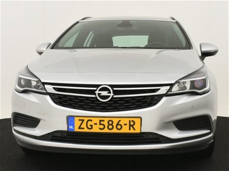 Opel Astra Sports Tourer - 150 pk Online Edition Automaat Navigatie / Cruise control / Parkeersensor - 1