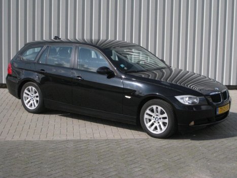 BMW 3-serie Touring - 318i Business Line NAVIGATIE i drive - 1