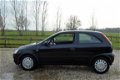 Opel Corsa - 1.2-16V Rhythm CORSA ABS AIRCO ZWART - 1 - Thumbnail