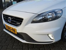 Volvo V40 - 1.6 D2 Summum Business /1STE EIG/5-DRS/NAVI/AIRCO/PDC