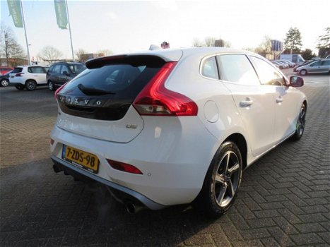 Volvo V40 - 1.6 D2 Summum Business /1STE EIG/5-DRS/NAVI/AIRCO/PDC - 1