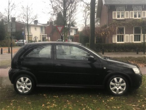 Opel Corsa - 1.2-16V Silverline airco nieuweapk 2006 rijdt super zuinig - 1