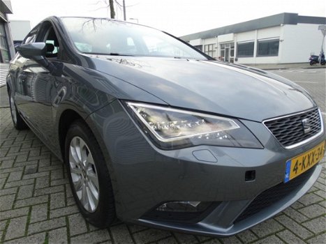 Seat Leon - 1.2 TSI Style Business Automaat Navi * NL Auto - 1