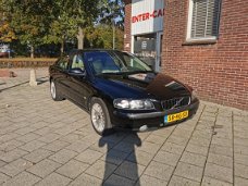 Volvo S60 - 2.4 Edition APK 11-'20/ECC AIRCO/CRUISE/LEER/STOEL VERWARMING/MULTI.STUUR/NAP