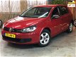 Volkswagen Golf - 1.6 TDI Trendline BlueMotion //Automaat// Navi// 5drs// 212.xxx km// Apk - 1 - Thumbnail