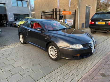 Alfa Romeo GT - 1.9 JTD Distinctive 1e Eigenaar NAP APK 1 Jaar - 1